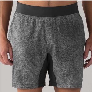 Lululemon T.H.E. Linerless 7” License to Train Short Gray Black Size Med